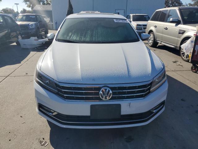 1VWBT7A38HC071469 - 2017 VOLKSWAGEN PASSAT SE Weiß Foto 5