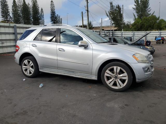 4JGBB8GB0AA608360 - 2010 MERCEDES-BENZ ML 350 4MATIC SILVER photo 4