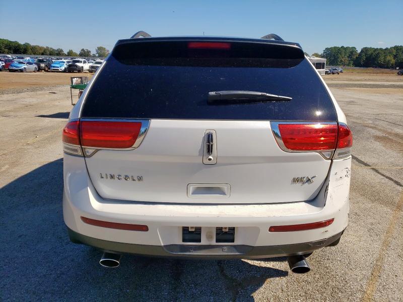 2LMDJ6JK3DBL39440 - 2013 LINCOLN MKX WHITE photo 6