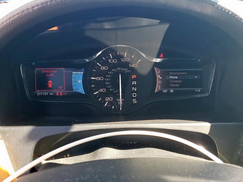 2LMDJ6JK3DBL39440 - 2013 LINCOLN MKX WHITE photo 9