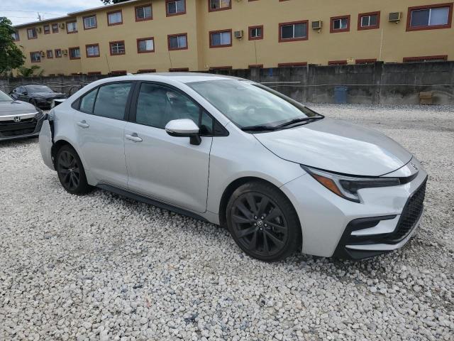 5YFS4MCE5PP149287 - 2023 TOYOTA COROLLA SE Silber Foto 4