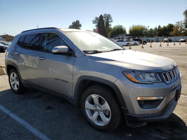 3C4NJCBB6KT622286 - 2019 JEEP COMPASS LATITUDE Արծաթագույն լուսանկար 4