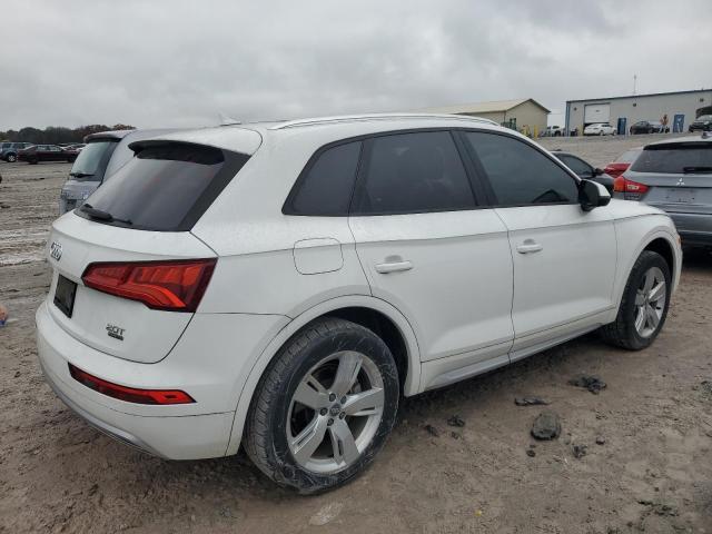 WA1ANAFY4J2003735 - 2018 AUDI Q5 PREMIUM WHITE photo 3