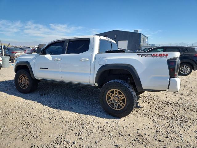 3TMCZ5AN0PM597376 - 2023 TOYOTA TACOMA DOUBLE CAB WHITE photo 2