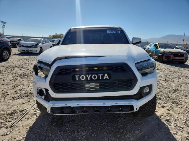 3TMCZ5AN0PM597376 - 2023 TOYOTA TACOMA DOUBLE CAB WHITE photo 5