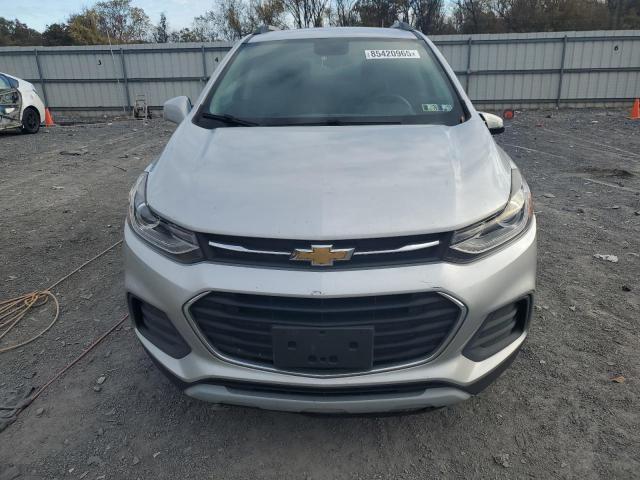 KL7CJPSB6JB714638 - 2018 CHEVROLET TRAX 1LT Күміс фото 5