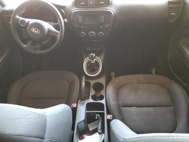 KNDJN2A23G7863605 - 2016 KIA SOUL GREEN photo 8