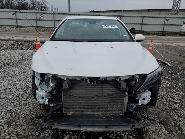 4T1G11AK1PU737997 - 2023 TOYOTA CAMRY SE NIGHT SHADE WHITE photo 5