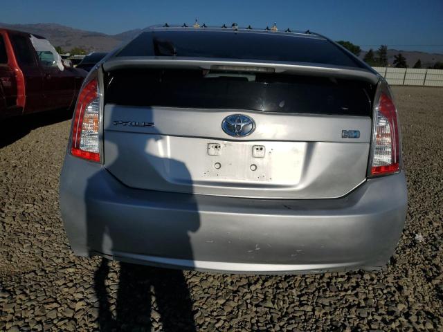 JTDKN3DUXD5538304 - 2013 TOYOTA PRIUS SILVER photo 6