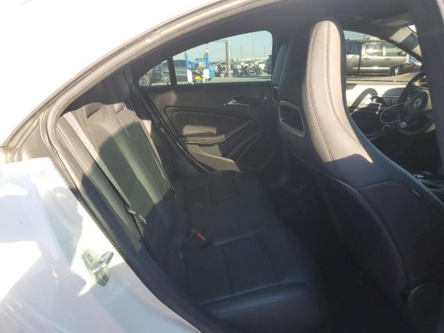 WDDSJ4EB3FN257694 - 2015 MERCEDES-BENZ CLA 250 Weiß Foto 10
