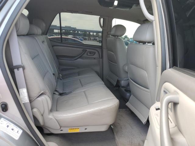 5TDZT34A24S215532 - 2004 TOYOTA SEQUOIA SR5 Gümüş fotoğraf 11