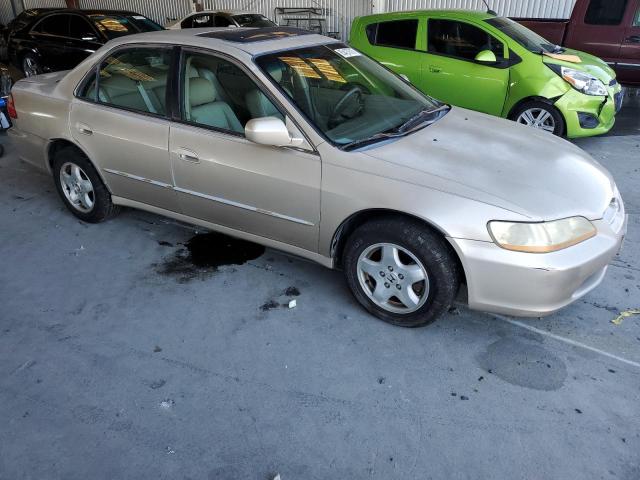 1HGCG1651YA021531 - 2000 HONDA ACCORD EX GOLD photo 4