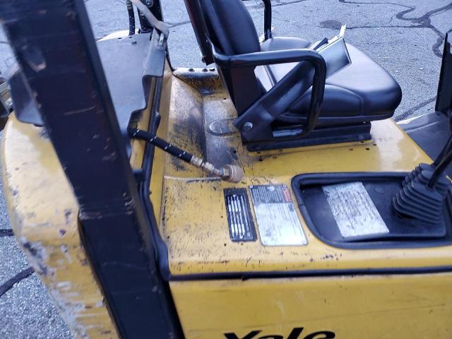 B809N05515C - 2013 YALE FORKLIFT YELLOW photo 6