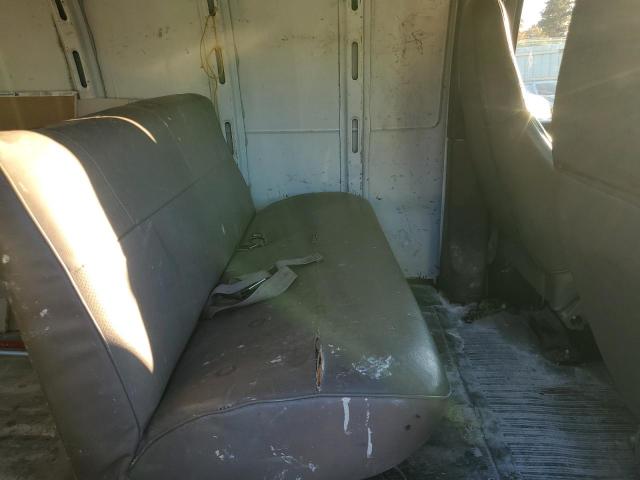 1GCGG25C681102627 - 2008 CHEVROLET EXPRESS G2 Biały zdjęcie 11