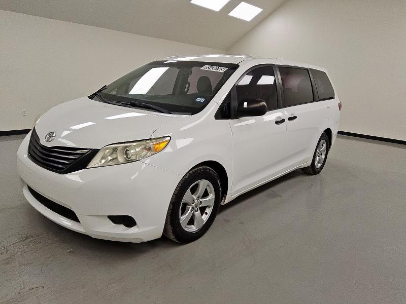 2016 TOYOTA SIENNA, 
