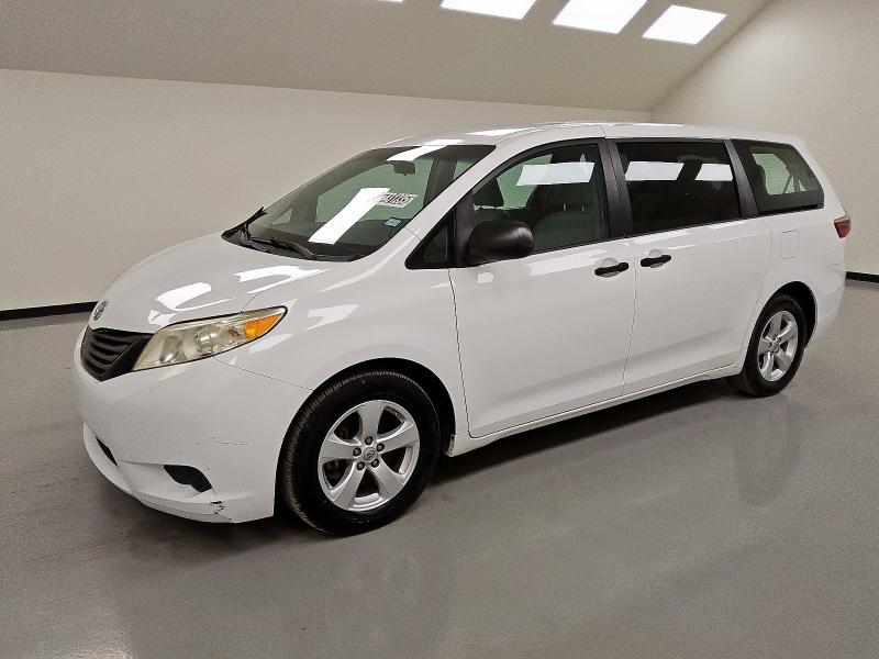 2016 TOYOTA SIENNA, 
