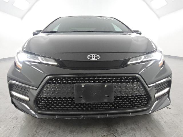 5YFP4RCE2LP040864 - 2020 TOYOTA COROLLA SE შავი ფოტო 5