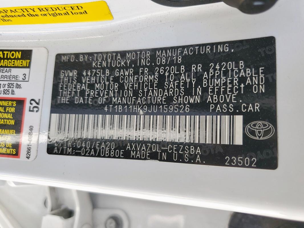 4T1B11HK9JU159526 - 2018 TOYOTA CAMRY L Blanc photo 12