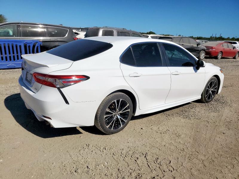 4T1B11HK9JU159526 - 2018 TOYOTA CAMRY L Blanc photo 3