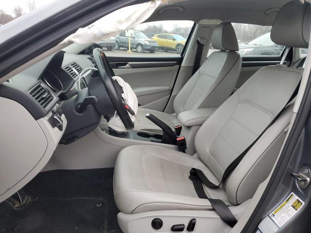 1VWDT7A36HC049401 - 2017 VOLKSWAGEN PASSAT R-LINE Մոխրագույն լուսանկար 7