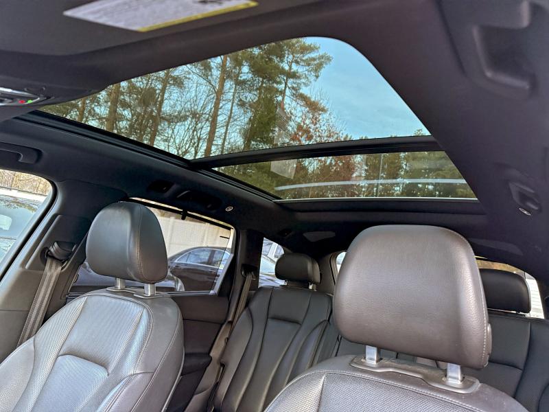 WA1VAAF78KD017535 - 2019 AUDI Q7 PRESTIGE Biały zdjęcie 10