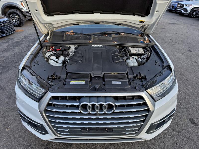 WA1VAAF78KD017535 - 2019 AUDI Q7 PRESTIGE Biały zdjęcie 8