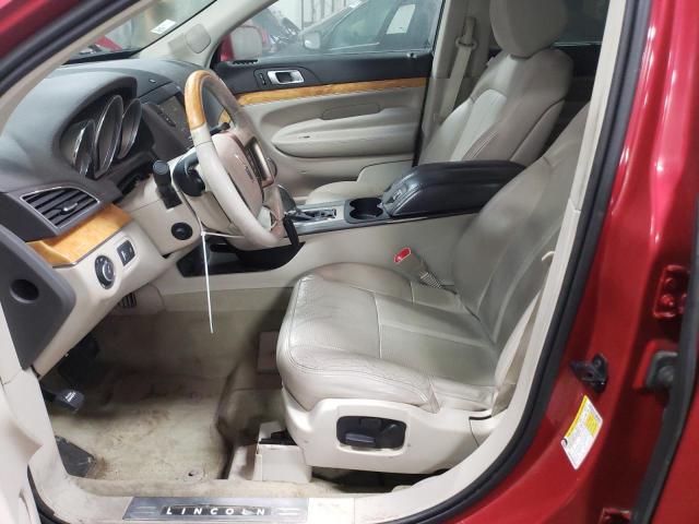 2LMHJ5AT9CBL54172 - 2012 LINCOLN MKT RED photo 7