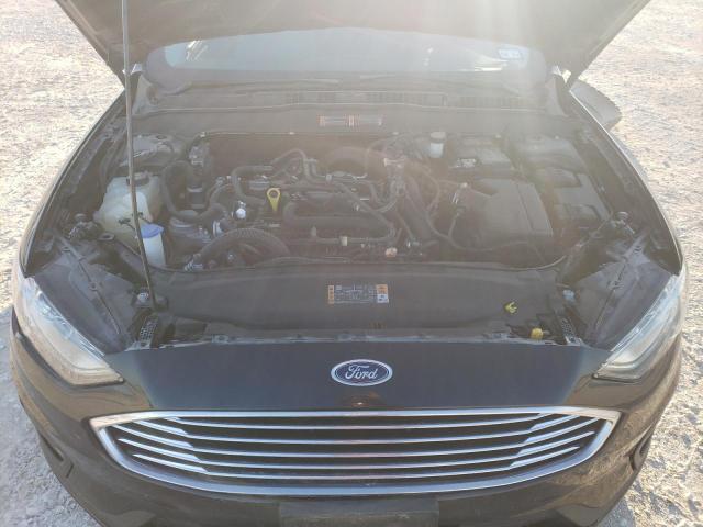 3FA6P0HD3KR283502 - 2019 FORD FUSION SE BLACK photo 11