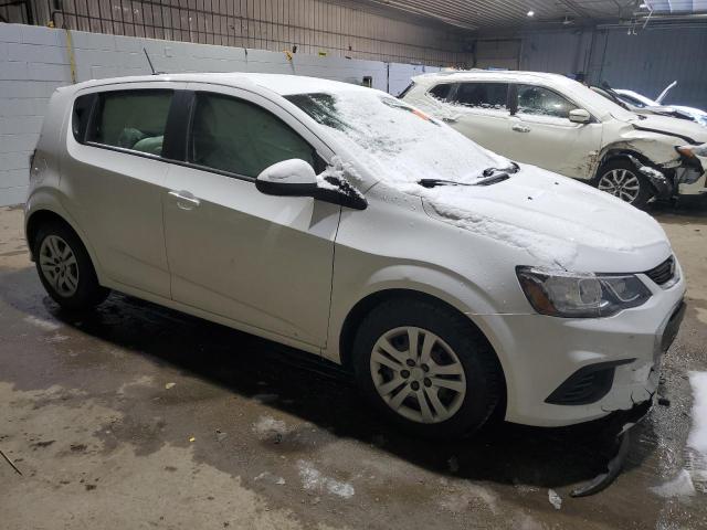 1G1JG6SG0H4155416 - 2017 CHEVROLET SONIC WHITE photo 4