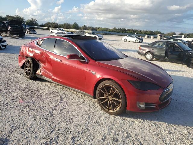 5YJSA1CN7DFP28165 - 2013 TESLA MODEL S RED photo 4
