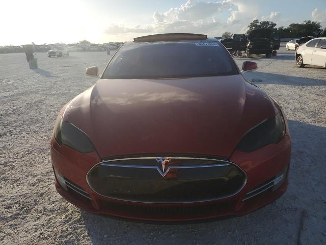5YJSA1CN7DFP28165 - 2013 TESLA MODEL S RED photo 5
