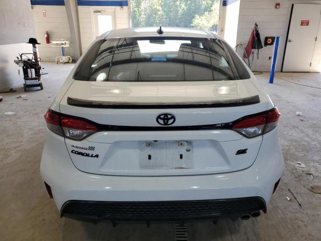 5YFS4MCE2NP119323 - 2022 TOYOTA COROLLA SE 白色 照片 6