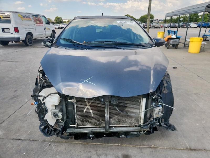 JTDKDTB3XD1555950 - 2013 TOYOTA PRIUS C 灰色 照片 5