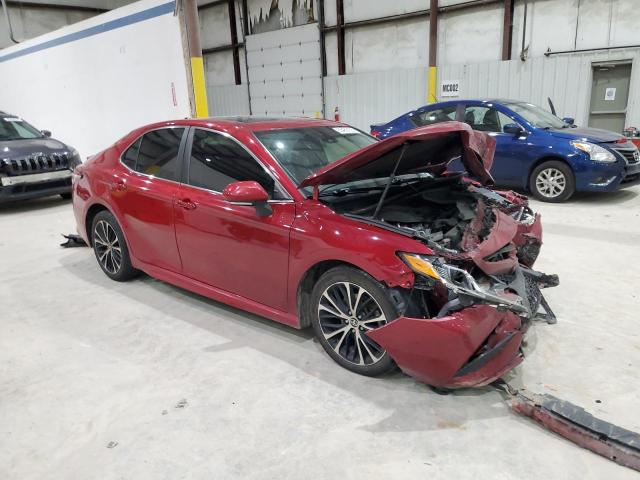 4T1J11AK6LU393440 - 2020 TOYOTA CAMRY SE RED photo 4