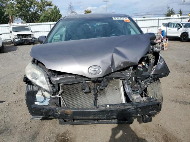 5TDJK3DC5GS144851 - 2016 TOYOTA SIENNA LE GRAY photo 5
