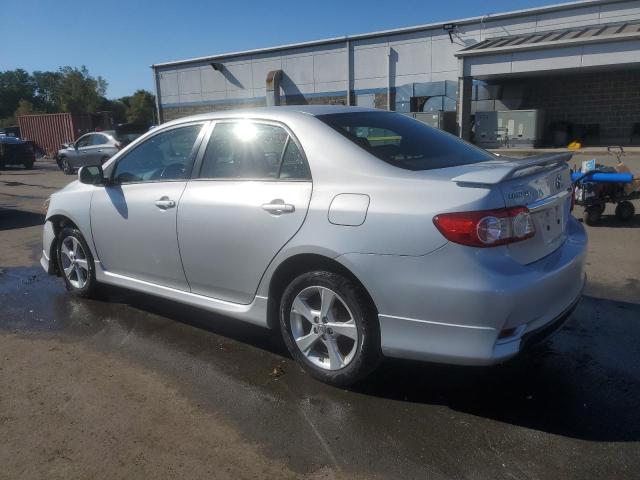 2T1BU4EE8DC976080 - 2013 TOYOTA COROLLA BASE 银色 照片 2