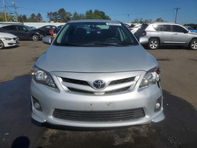 2T1BU4EE8DC976080 - 2013 TOYOTA COROLLA BASE 银色 照片 5