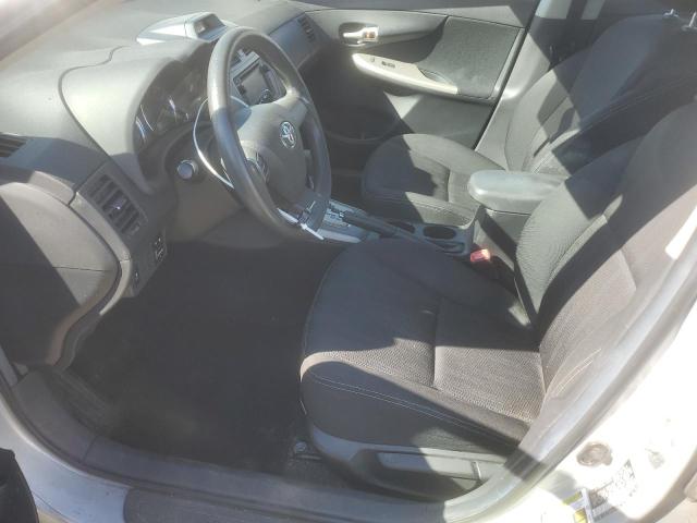 2T1BU4EE8DC976080 - 2013 TOYOTA COROLLA BASE 银色 照片 7