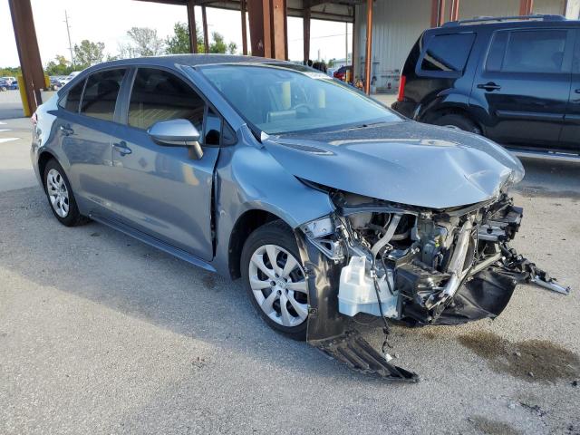 5YFEPMAE1MP228457 - 2021 TOYOTA COROLLA LE SILVER photo 4