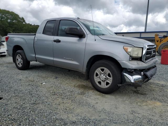 5TFRM5F16CX044914 - 2012 TOYOTA TUNDRA DOUBLE CAB SR5 SILVER photo 4
