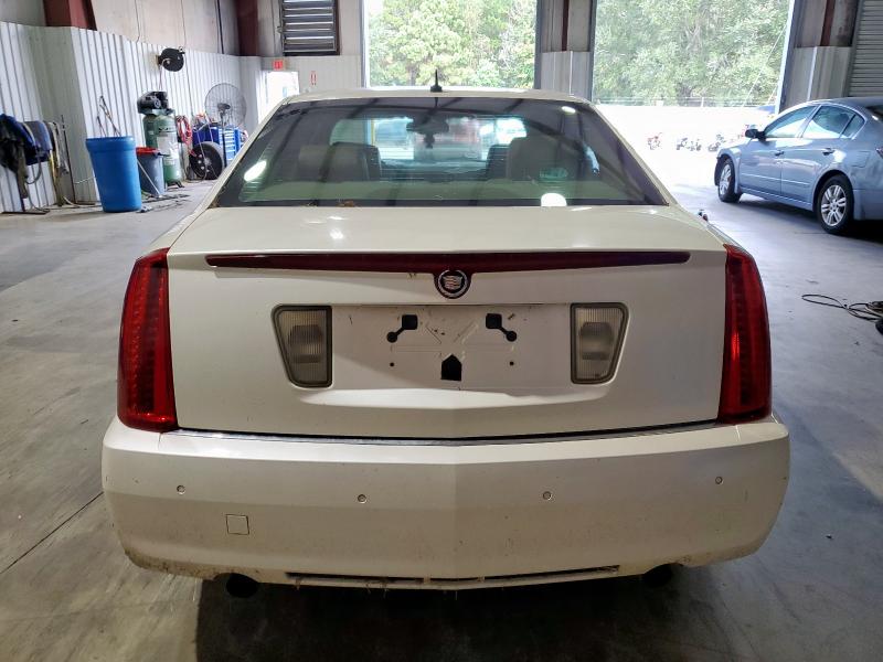 1G6DW67V980106532 - 2008 CADI STS WHITE photo 6
