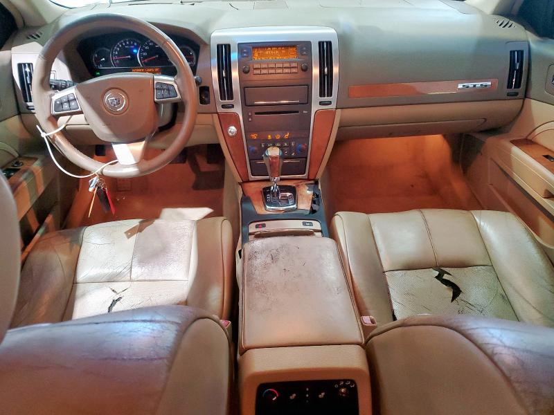 1G6DW67V980106532 - 2008 CADI STS WHITE photo 8