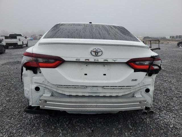 4T1G11AK4PU802017 - 2023 TOYOTA CAMRY SE NIGHT SHADE WHITE photo 6