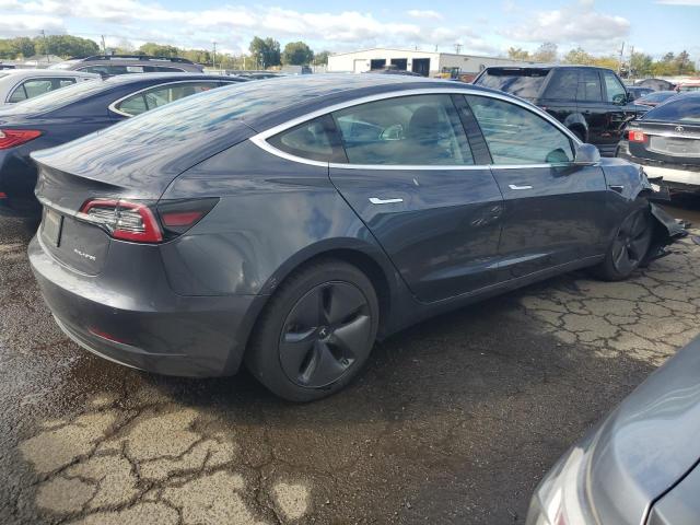 5YJ3E1EB3KF386531 - 2019 TESLA MODEL 3 ნაცრისფერი ფოტო 3