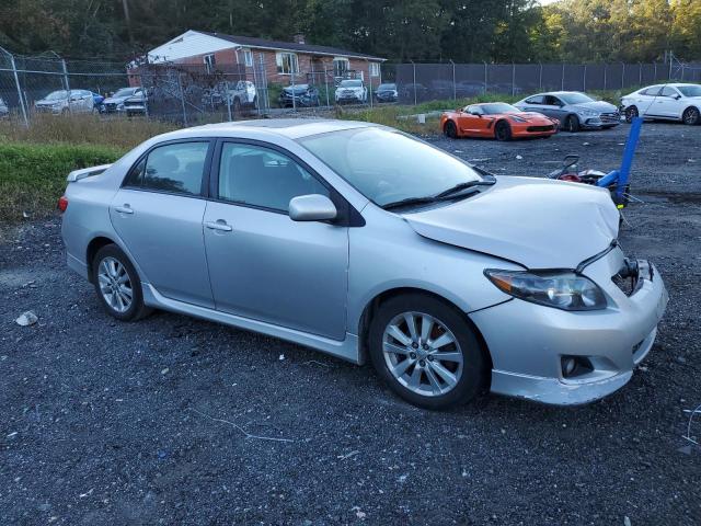 1NXBU4EE6AZ383781 - 2010 TOYOTA COROLLA BASE فضي صورة 4