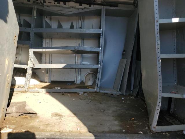 1GCWGFCF8F1259878 - 2015 CHEVROLET EXPRESS G2 WHITE photo 10