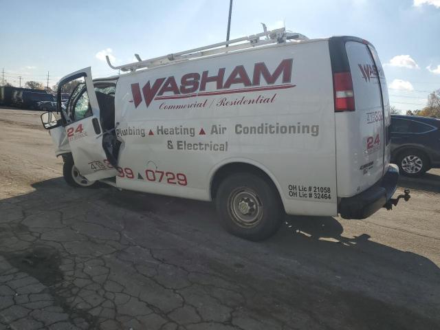 1GCWGFCF8F1259878 - 2015 CHEVROLET EXPRESS G2 WHITE photo 2