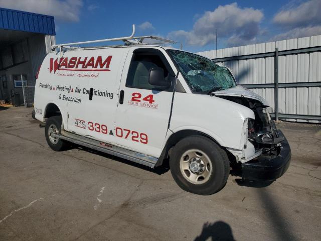 1GCWGFCF8F1259878 - 2015 CHEVROLET EXPRESS G2 WHITE photo 4