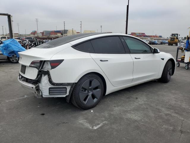 5YJ3E1EA8NF124211 - 2022 TESLA MODEL 3 白色 照片 3