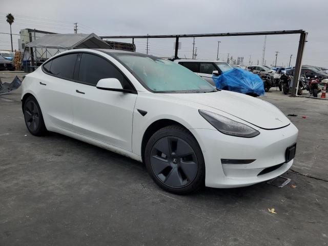 5YJ3E1EA8NF124211 - 2022 TESLA MODEL 3 白色 照片 4